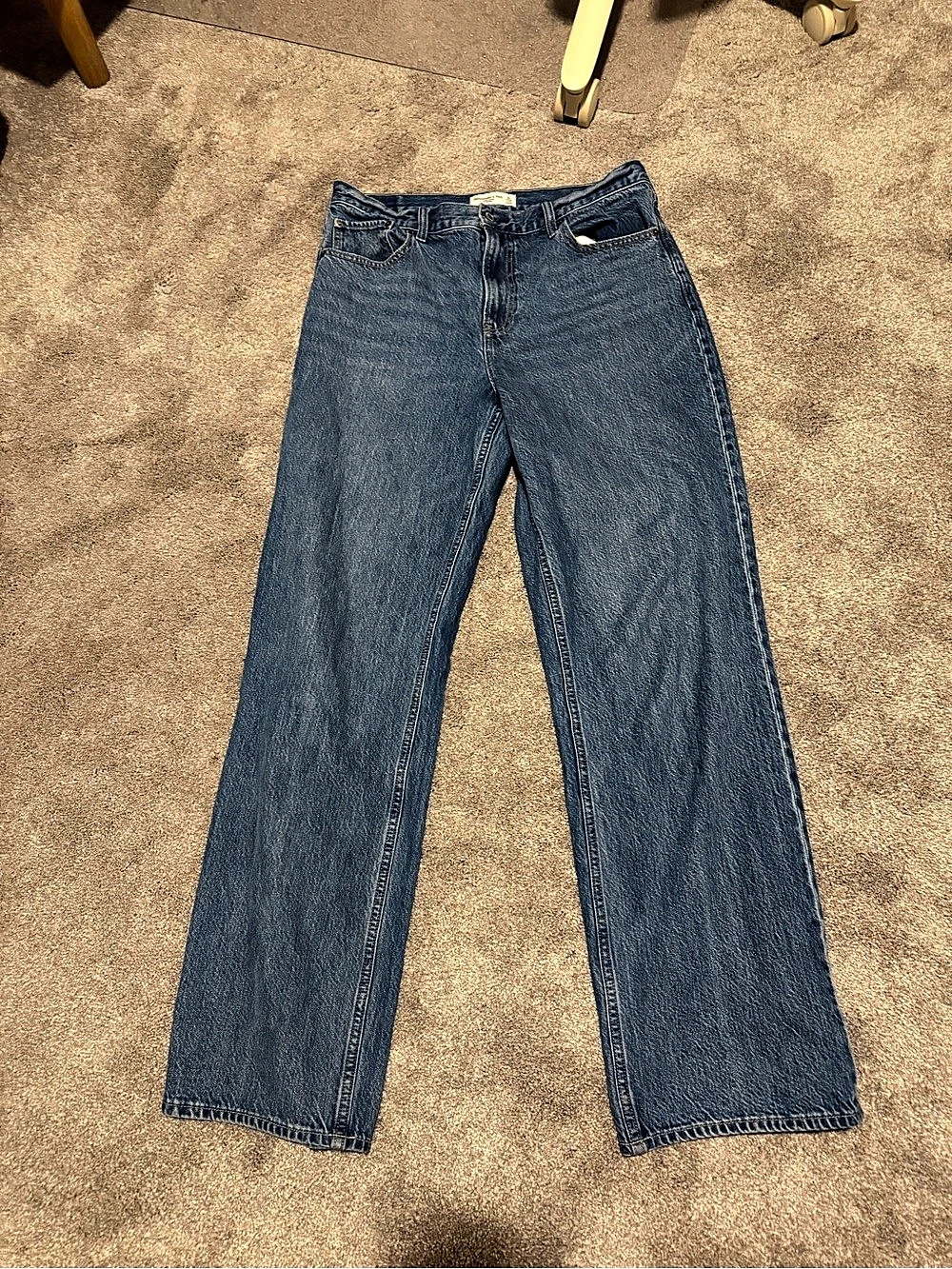 Abercrombie & Fitch Ultra High Rise loose jeans